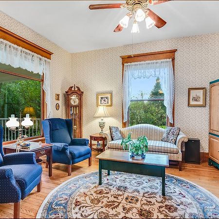 Covington Manor B&B Cambridge エクステリア 写真